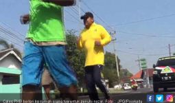 Caleg yang Terpilih Penuhi Janji Lari 15 Kilometer Menuju Rumah Orang Tua - JPNN.com