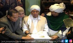Rambut Nabi Muhammad Hanya Bisa Dilihat Tiga Kali Setahun - JPNN.com