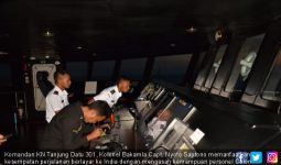Berlayar ke India, KN Tanjung Datu Asah Kemampuan Calon Pengawak Baru - JPNN.com