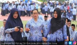 Pembayaran THR PNS dan TNI / Polri 24 Mei, Honorer Gigit Jari - JPNN.com