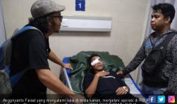Mata Kanan Pemain PSS U-16 Anggriyanto Faisal Terkena Lemparan Pecahan Ubin - JPNN.com