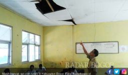 6.000 Sekolah di Bogor Rusak, Ancam Siswa dan Guru - JPNN.com