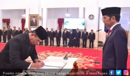 Jokowi Lantik Hinsa jadi Kepala BSSN - JPNN.com