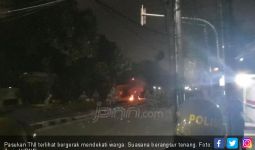 Didekati Pasukan TNI, Massa Demo 22 Mei di Petamburan Langsung Ciut - JPNN.com