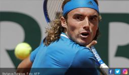 Stefanos Tsitsipas Ukir Sejarah Yunani di Roland Garros - JPNN.com