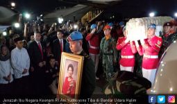 Upacara Militer Sambut Kedatangan Jenazah Ani Yudhoyono di Halim Perdanakusuma - JPNN.com