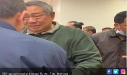 Wajah Sembab SBY Ditinggal Bu Ani - JPNN.com