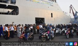 KRI Banda Aceh 593 Angkut Ratusan Pemudik Tujuan Sumatera - JPNN.com