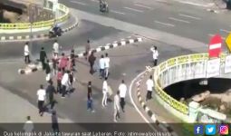 Lebaran, Dua Kelompok Warga Terlibat Tawuran di Jakarta Pusat - JPNN.com