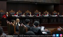 Soal Insiden Tim Hukum KPU Foto Alat Bukti, BW: Itu Jelas Pelanggaran Etik - JPNN.com
