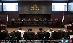 Juru Bicara MK Bantah Ada Ancaman Buat 9 Hakim - JPNN.com