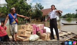 Kemensos Kirim Bantuan untuk Warga Korban Banjir di Sultra - JPNN.com