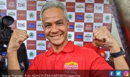 Tugas ke Luar Kota, Ganjar Pranowo Selalu Bawa Perlengkapan Olahraga - JPNN.com