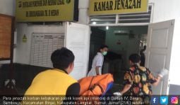 Tragedi Kebakaran Pabrik Mancis di Langkat: Fitri dan Putrinya Sifa Ditemukan Tewas Berpelukan - JPNN.com