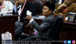 Hakim Saldi Isra Tanya ke Saksi 01: Mana yang Benar? - JPNN.com