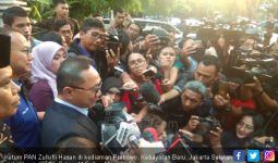 Lah, Ketum PAN Mendadak Tinggalkan Kediaman Prabowo Saat Nobar Sidang MK - JPNN.com
