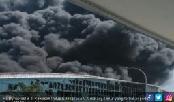 PT Dynaplast Jababeka Kebakaran - JPNN.com