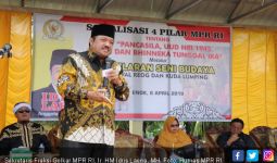 Pancasila: Ideologi Jalan Tengah - JPNN.com