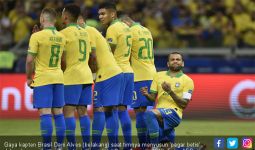 Copa America 2019: Dani Alves Sebut Brasil Bermain Lebih Efektif daripada Argentina - JPNN.com