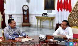 Empat Mata dengan Jokowi di Istana, Bamsoet di Atas Angin Dibanding Airlangga - JPNN.com