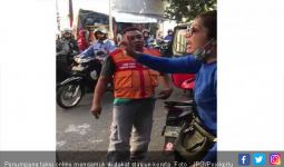 Driver Taksi Online dan Sopir Bajaj Bertengkar, Penumpang Berteriak Histeris - JPNN.com
