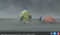 Badai Pasir Landa Kaldera Gunung Bromo, Jangan Lupa Bawa Perlengkapan Ini - JPNN.com