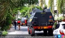Polda Riau Baku Tembak dengan Penjahat, 2 Orang Tewas, Warga Ketakutan - JPNN.com