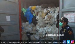 Terkontaminasi Limbah B3, Bea Cukai Pulangkan 9 Kontainer Sampah Plastik - JPNN.com