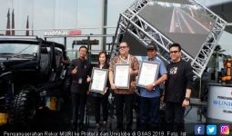 Protera dan Uniglobe Pecahkan Rekor MURI di GIIAS 2019 - JPNN.com