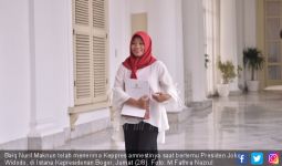 Usai Bertemu Jokowi, Baiq Nuril: Beliau Tanya Saya Masih Bekerja atau Berhenti - JPNN.com