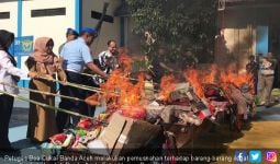 Demi Ketenteraman di Bumi Aceh, Bea Cukai Memusnahkan Rokok Ilegal - JPNN.com