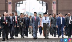 Di Depan Jokowi, Mahathir Tegaskan Siap Melawan Uni Eropa - JPNN.com