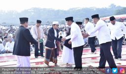 Panglima TNI Salat Iduladha Bersama Ribuan Prajurit - JPNN.com