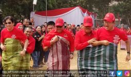 Kemeriahan Lomba Balap Sarung Elite PDIP di HUT RI - JPNN.com