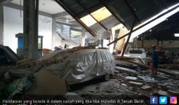 Ledakan Keras Hancurkan Satu Rumah Warga di Kuala Tungkal Jambi - JPNN.com