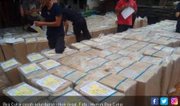 Di Pangkalan Kerinci, Bea Cukai Pekanbaru Amankan 200 Karton Rokok Polos - JPNN.com