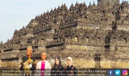 Raja Malaysia Kagumi Arsitektur Candi Borobudur - JPNN.com