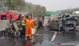 Tragedi Cipularang: 20 Kendaraan Terlibat Kecelakaan, 9 Orang Tewas - JPNN.com