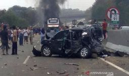 Kecelakaan di Tol Cipularang: Ambulans dan Pemadam Kebakaran Dikerahkan - JPNN.com