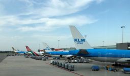 Staf KLM Mogok Massal, Bandara Schiphol Lumpuh - JPNN.com