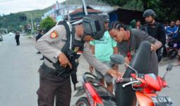 Situasi Papua Terkini: Polisi Sita Senjata Tajam Saat Razia Warga - JPNN.com