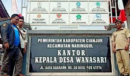 Perjuangan Masyarakat Desa Wanasari Cianjur Mencari Sinyal Telekomunikasi dan Internet - JPNN.com