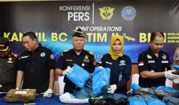 Bea Cukai dan BNN Bongkar Sindikat Ganja di Malang - JPNN.com