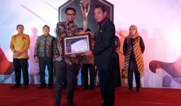 Dirut Pelindo IV Sabet Dua Penghargaan 7Sky Media Award 2019 - JPNN.com