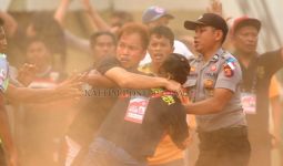 Ofisial Terlibat Perkelahian dengan Persewar, Mitra Kukar Pasrah Menanti Sanksi Komdis PSSI - JPNN.com