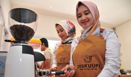 FKG Unair dan Kedai Kopi Diskuupi Datangkan Maliq & D’Essentials ke Surabaya - JPNN.com