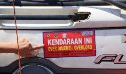 Truk Kelebihan Muatan Alami Kecelakaan di Tol Cipali - JPNN.com