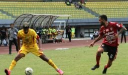 Pelatih Anyar Bhayangkara FC Soroti Kinerja Wasit setelah Laga Debut di Liga 1 - JPNN.com