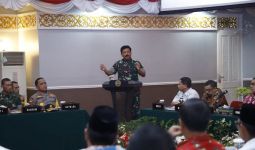Panglima Yakin Penggunaan Drone TNI AU Bermanfaat Pantau Titik Api Karhutla - JPNN.com