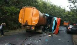 Pasutri Korban Tewas Kecelakaan Maut Bus Rosalia vs Truk Tangki Dibawa ke Jatim - JPNN.com
